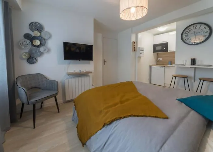 Cosy - Parking - Wifi - Buanderie - Jardin Appartamento